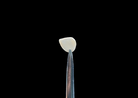 İyi bir fiyat. Kesinlik 0.2-0.5mm EMAX Kozmetik Diş Finerleri Doğal Görünümlü Kimyasal Bağlama çevrimiçi